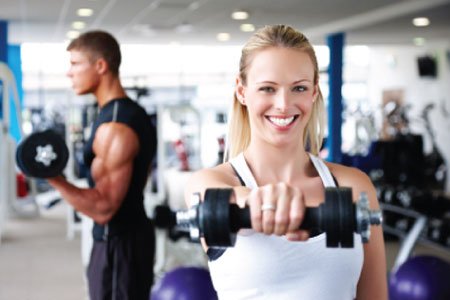 Phòng tập gym, sân golf, quầy bar,...