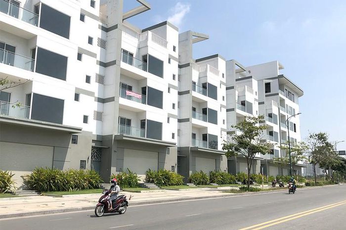 Rút tiền chứng khoán, vàng đổ vào bất động sản