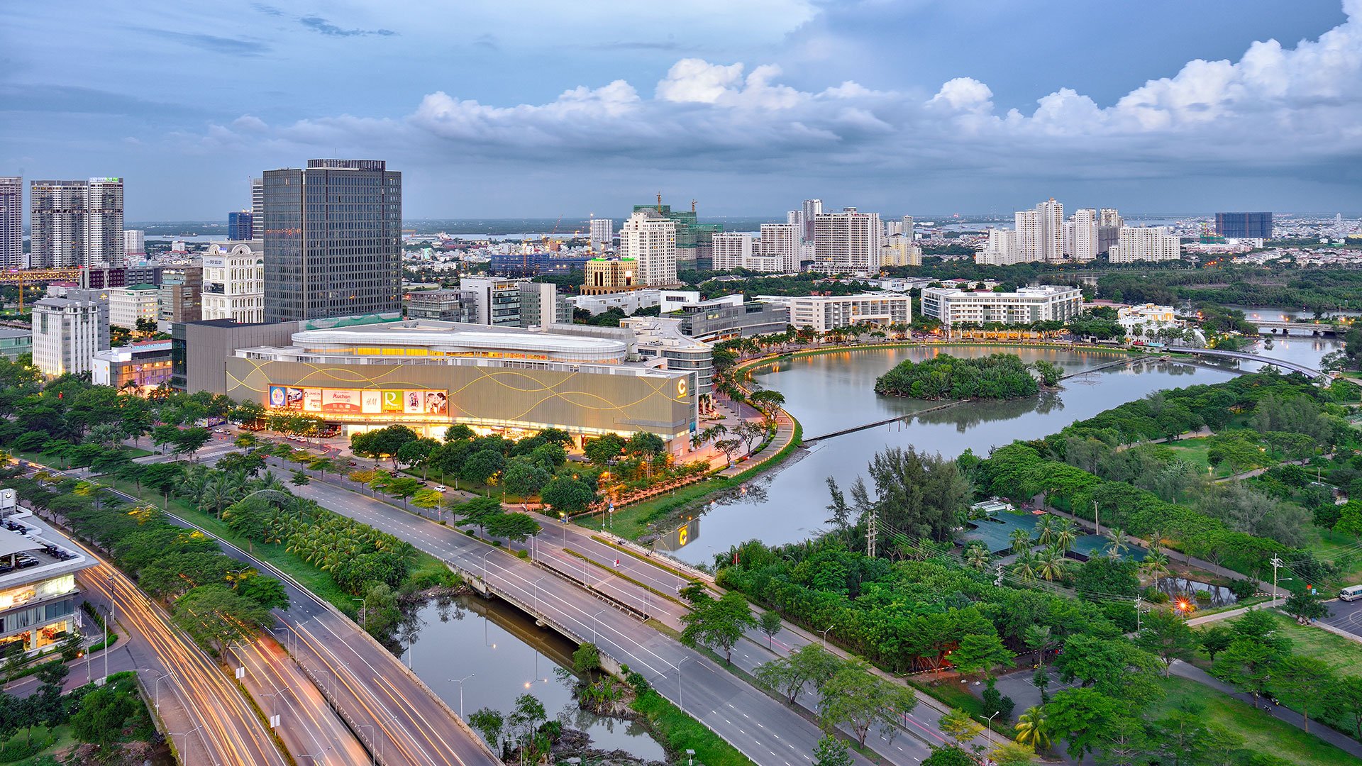 Nam Sài Gòn tâm điểm của thị trường bất động sản TPHCM nửa cuối năm 2022
